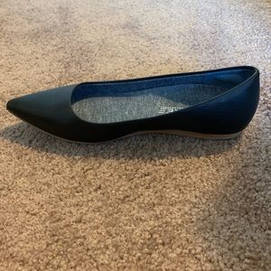 Dr. Scholl’s black flats
